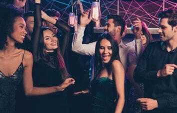 Special Event: Valentine’s Eve Solos’ Night 80s Theme